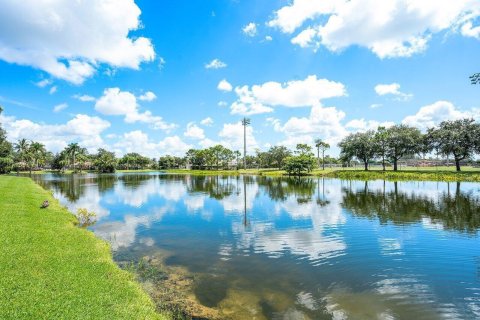 Townhouse in Lake Worth, Florida 3 bedrooms, 144.83 sq.m. № 2259683 - photo 18
