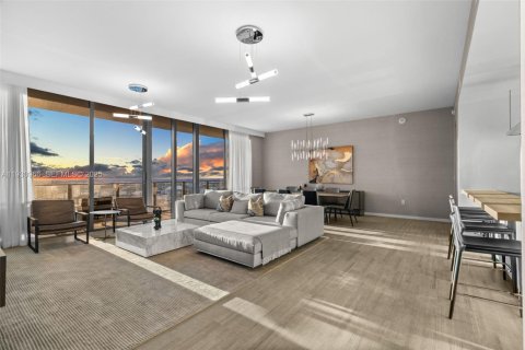 Condominio en venta en Miami, Florida, 4 dormitorios, 224.64 m2 № 2034778 - foto 5
