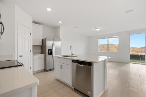 Adosado en alquiler en Clermont, Florida, 3 dormitorios, 137.96 m2 № 1815012 - foto 4