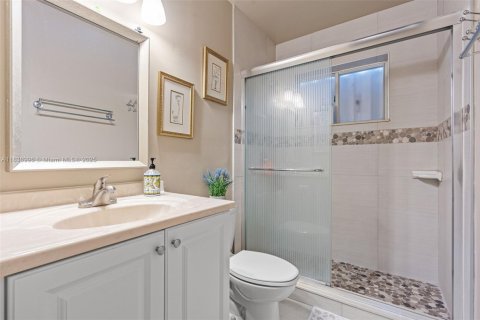 Townhouse in Hialeah, Florida 3 bedrooms, 146.79 sq.m. № 1825675 - photo 20