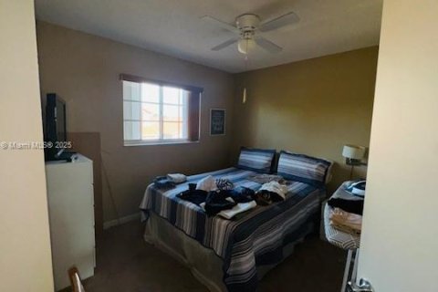 Townhouse in Hialeah, Florida 3 bedrooms, 146.79 sq.m. № 1825675 - photo 9