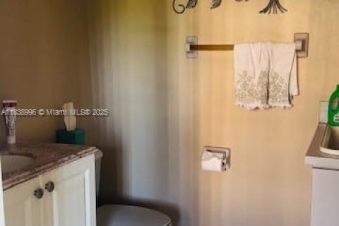 Townhouse in Hialeah, Florida 3 bedrooms, 146.79 sq.m. № 1825675 - photo 14