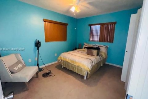Townhouse in Hialeah, Florida 3 bedrooms, 146.79 sq.m. № 1825675 - photo 12