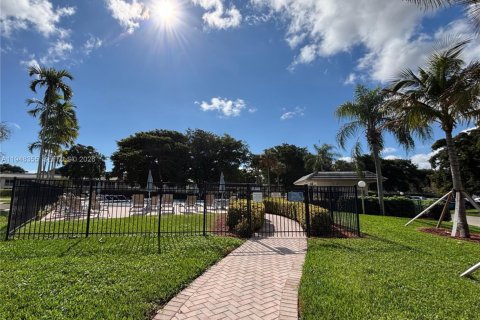 Condominio en venta en Coconut Creek, Florida, 1 dormitorio, 69.49 m2 № 2006012 - foto 26