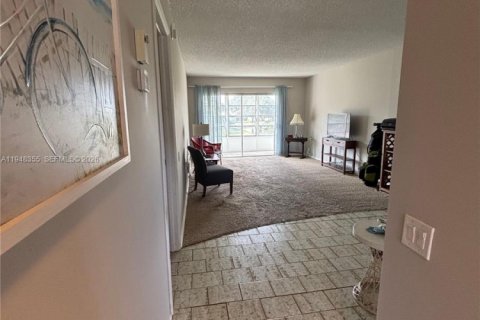Condominio en venta en Coconut Creek, Florida, 1 dormitorio, 69.49 m2 № 2006012 - foto 5