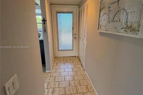 Condominio en venta en Coconut Creek, Florida, 1 dormitorio, 69.49 m2 № 2006012 - foto 6