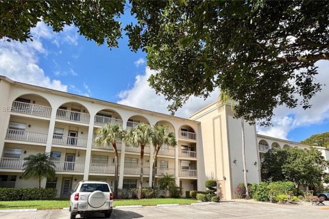 Condominio en venta en Coconut Creek, Florida, 1 dormitorio, 69.49 m2 № 2006012 - foto 3