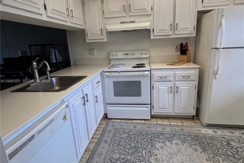 Condominio en venta en Coconut Creek, Florida, 1 dormitorio, 69.49 m2 № 2006012 - foto 10