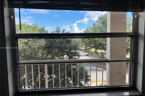 Condominio en venta en Coconut Creek, Florida, 1 dormitorio, 69.49 m2 № 2006012 - foto 12