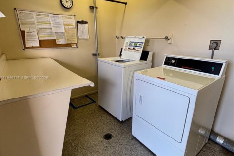 Condominio en venta en Coconut Creek, Florida, 1 dormitorio, 69.49 m2 № 2006012 - foto 24