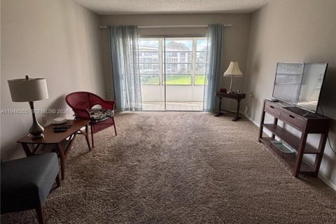 Condominio en venta en Coconut Creek, Florida, 1 dormitorio, 69.49 m2 № 2006012 - foto 7