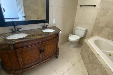 Touwnhouse à louer à Plantation, Floride: 3 chambres, 164.44 m2 № 1990624 - photo 17