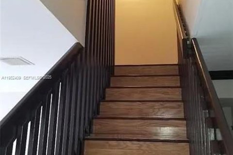 Снять в аренду таунхаус в Плантация, Флорида 3 спальни, 164.44м2, № 1990624 - фото 6