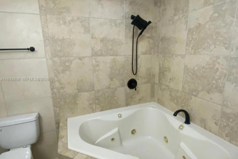 Touwnhouse à louer à Plantation, Floride: 3 chambres, 164.44 m2 № 1990624 - photo 13