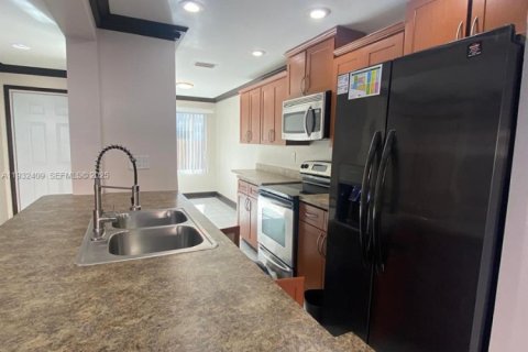 Touwnhouse à louer à Plantation, Floride: 3 chambres, 164.44 m2 № 1990624 - photo 27