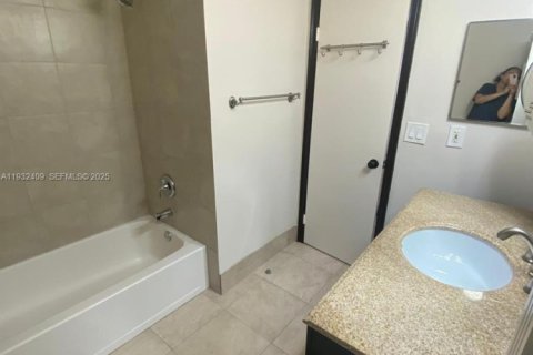 Touwnhouse à louer à Plantation, Floride: 3 chambres, 164.44 m2 № 1990624 - photo 15