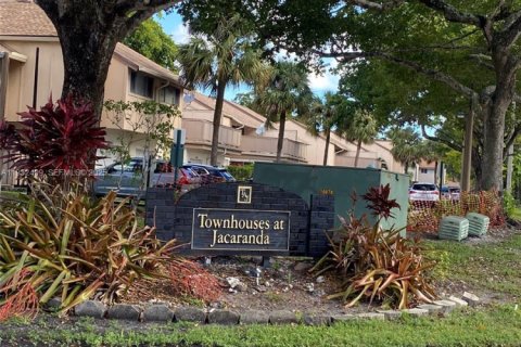 Снять в аренду таунхаус в Плантация, Флорида 3 спальни, 164.44м2, № 1990624 - фото 11