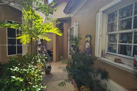 Casa en venta en Weston, Florida, 2 dormitorios, 110.46 m2 № 2057360 - foto 2