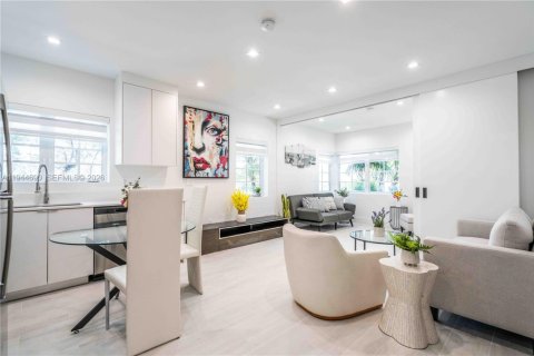 Apartment in Miami Beach, Florida 2 bedrooms № 2000929 - photo 9