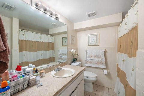 Villa ou maison à vendre à Tampa, Floride: 4 chambres, 196.3 m2 № 1909496 - photo 16