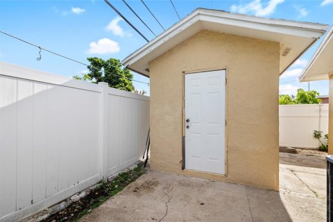 Villa ou maison à vendre à Tampa, Floride: 4 chambres, 196.3 m2 № 1909496 - photo 25