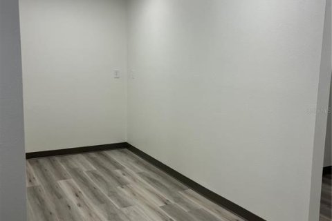 Immobilier commercial à louer à DeLand, Floride: 135.54 m2 № 2108847 - photo 10