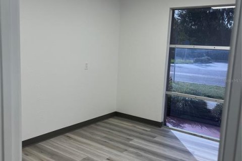 Immobilier commercial à louer à DeLand, Floride: 135.54 m2 № 2108847 - photo 8