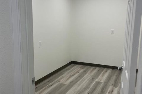 Immobilier commercial à louer à DeLand, Floride: 135.54 m2 № 2108847 - photo 12