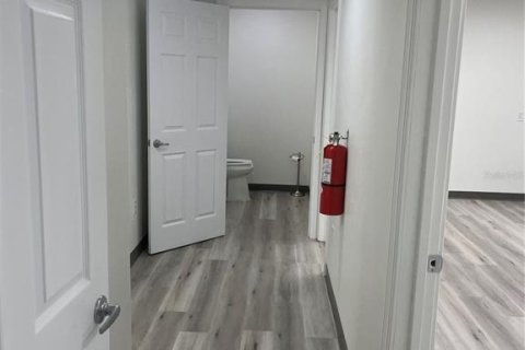 Immobilier commercial à louer à DeLand, Floride: 135.54 m2 № 2108847 - photo 6