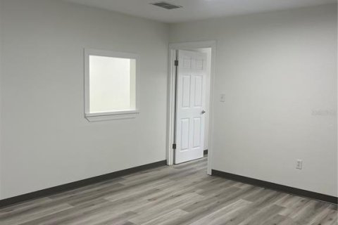 Immobilier commercial à louer à DeLand, Floride: 135.54 m2 № 2108847 - photo 5