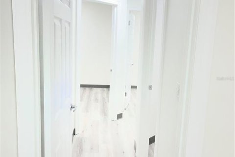 Immobilier commercial à louer à DeLand, Floride: 135.54 m2 № 2108847 - photo 15