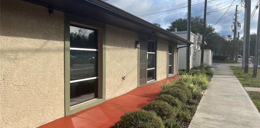 Immobilier commercial à DeLand, Floride 135.54 m2 № 2108847