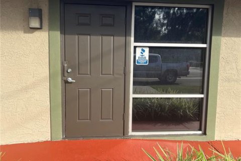 Immobilier commercial à louer à DeLand, Floride: 135.54 m2 № 2108847 - photo 2