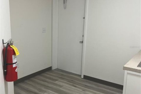 Immobilier commercial à louer à DeLand, Floride: 135.54 m2 № 2108847 - photo 17