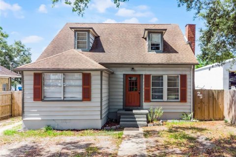 House in Eustis, Florida 4 bedrooms, 171.68 sq.m. № 1804749 - photo 1