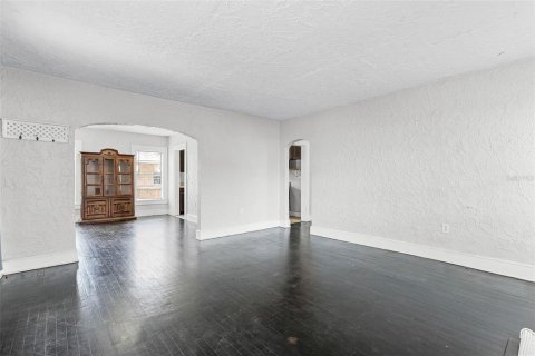 House in Eustis, Florida 4 bedrooms, 171.68 sq.m. № 1804749 - photo 6