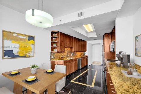 Купить кондоминиум в Майами, Флорида 3 спальни, 233.18м2, № 2021157 - фото 9