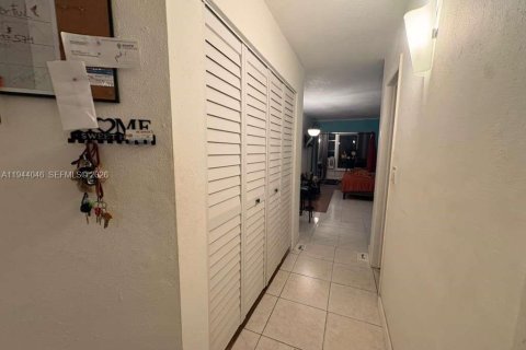 Condo in Miami, Florida  № 2002686 - photo 2