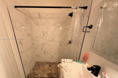 Condo in Miami, Florida  № 2002686 - photo 6