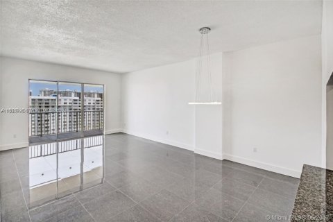 Купить кондоминиум в Авентура, Флорида 1 спальня, 99.03м2, № 2054987 - фото 7