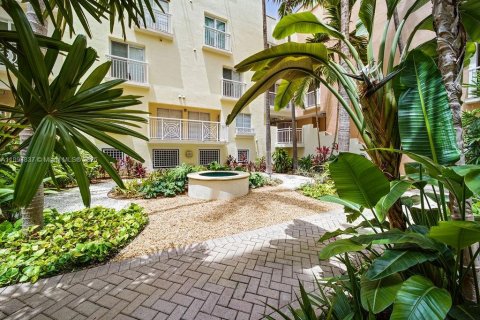 Condo in Miami Beach, Florida, 3 bedrooms  № 2039825 - photo 20