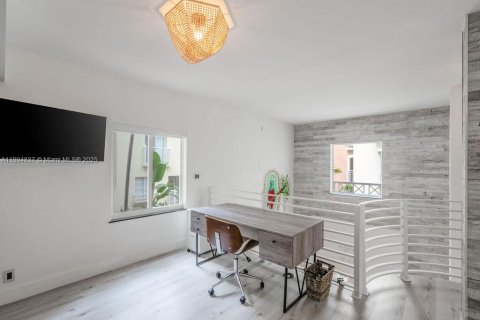 Condo in Miami Beach, Florida, 3 bedrooms  № 2039825 - photo 14