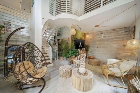 Condo in Miami Beach, Florida, 3 bedrooms  № 2039825