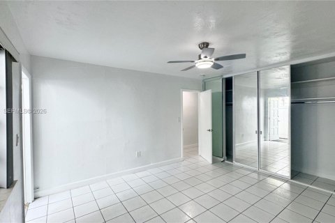 Condo in Miami Beach, Florida, 1 bedroom  № 2005350 - photo 3