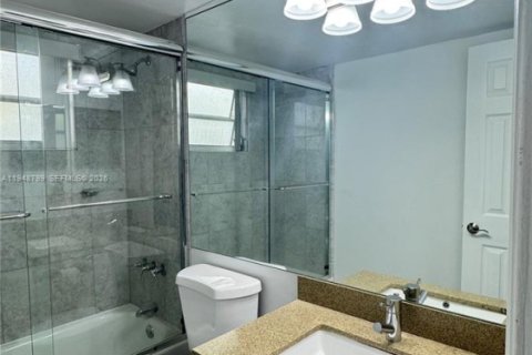 Condo in Miami Beach, Florida, 1 bedroom  № 2005350 - photo 8