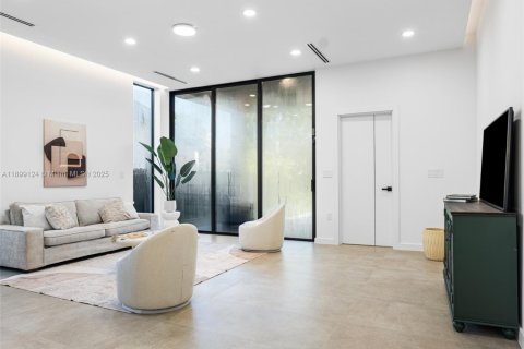 Townhouse in Miami, Florida 4 bedrooms, 224.45 sq.m. № 1954072 - photo 9