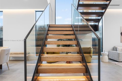 Townhouse in Miami, Florida 4 bedrooms, 224.45 sq.m. № 1954072 - photo 12