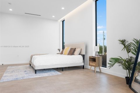 Townhouse in Miami, Florida 4 bedrooms, 224.45 sq.m. № 1954072 - photo 14