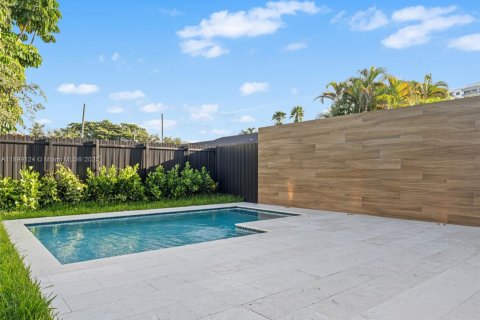 Townhouse in Miami, Florida 4 bedrooms, 224.45 sq.m. № 1954072 - photo 29