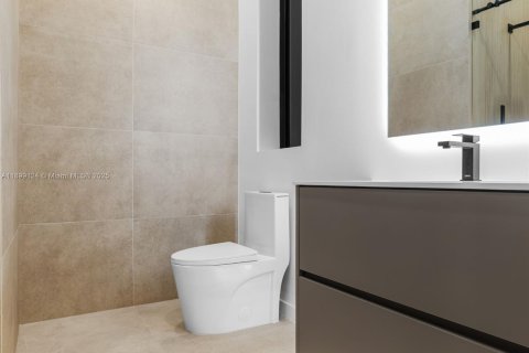 Townhouse in Miami, Florida 4 bedrooms, 224.45 sq.m. № 1954072 - photo 23